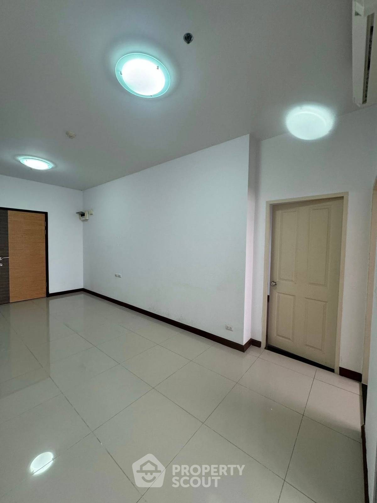 For SaleCondoRama9, Petchburi, RCA : 1-BR Condo at Supalai Park Asoke Ratchada near MRT Phra Ram 9