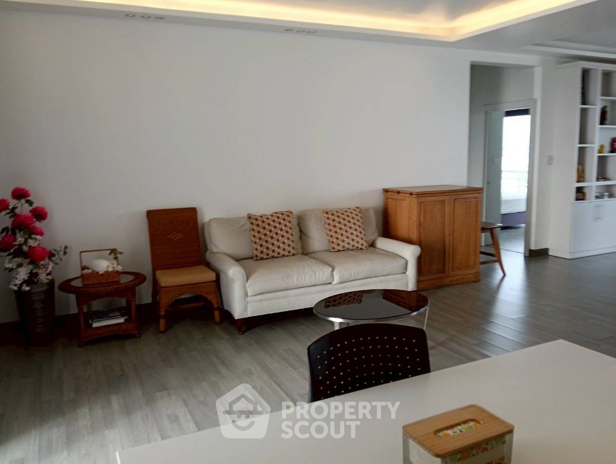 For SaleCondoPattaya, Bangsaen, Chonburi : 3-BR Condo at Royal Cliff Garden Condominium close to Bali Hai Pier Pattaya