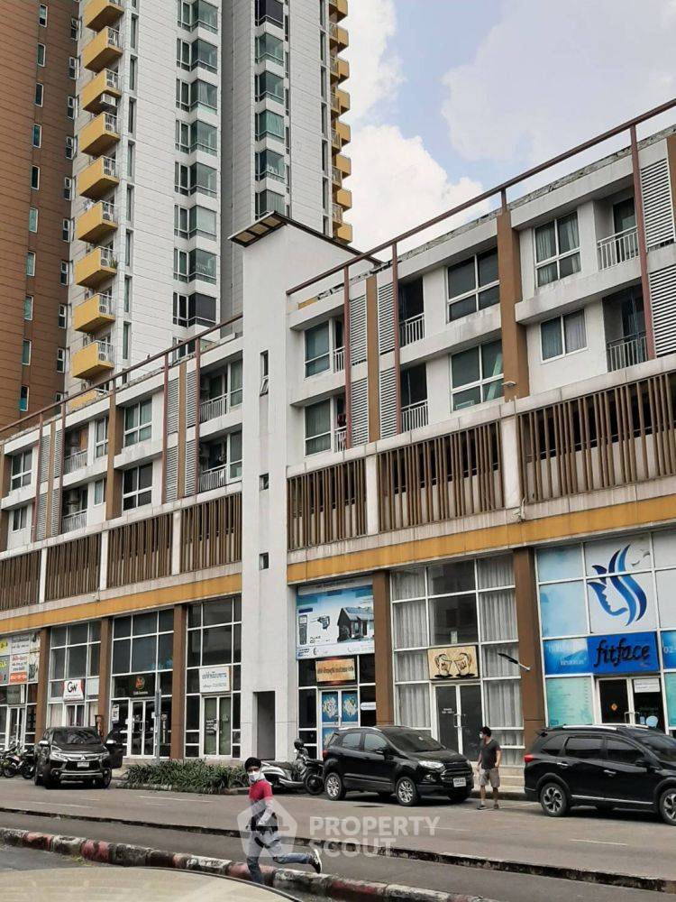 ขายคอนโดแจ้งวัฒนะ เมืองทอง : คอนโด 1-ห้องนอน ที่ เอ็ม โซไซตี้ ใน บ้านใหม่