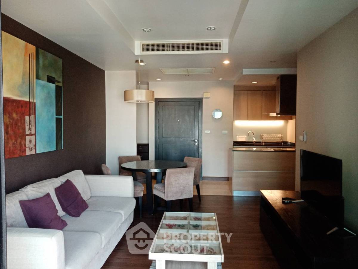 ให้เช่าคอนโดสาทร นราธิวาส : คอนโด 2-ห้องนอน ที่ สาธร การ์เด้นส์ ใกล้ MRT สีลม