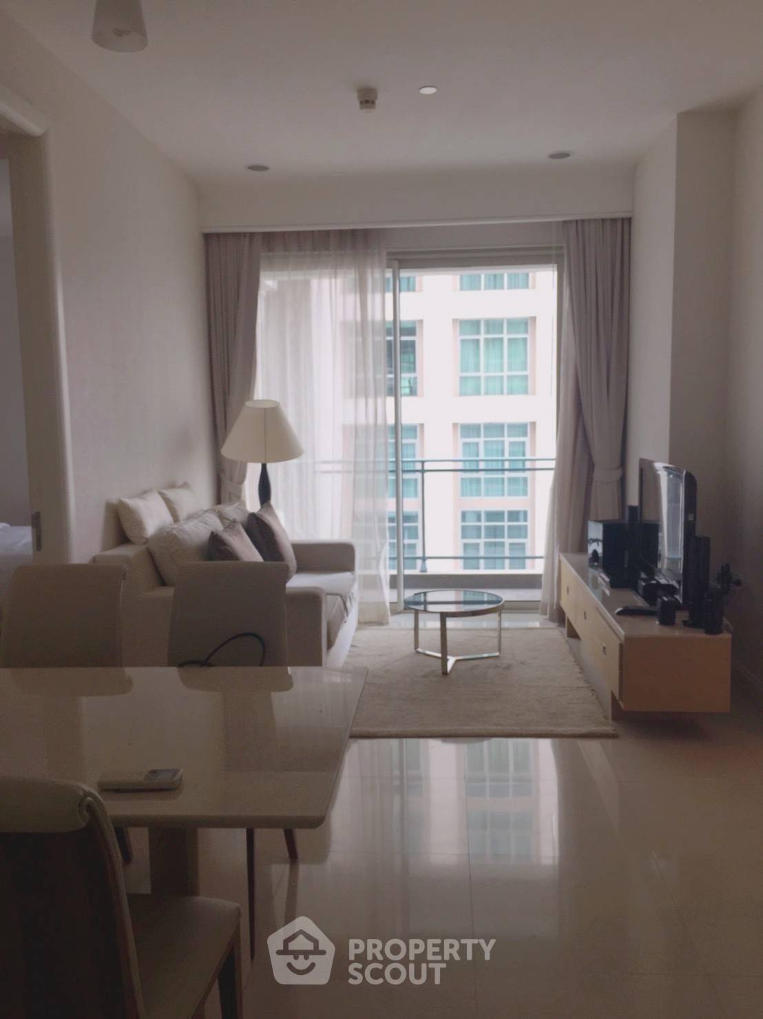 ให้เช่าคอนโดวิทยุ ชิดลม หลังสวน : คอนโด 2-ห้องนอน ที่ คิว หลังสวน ใกล้ BTS ราชดำริ