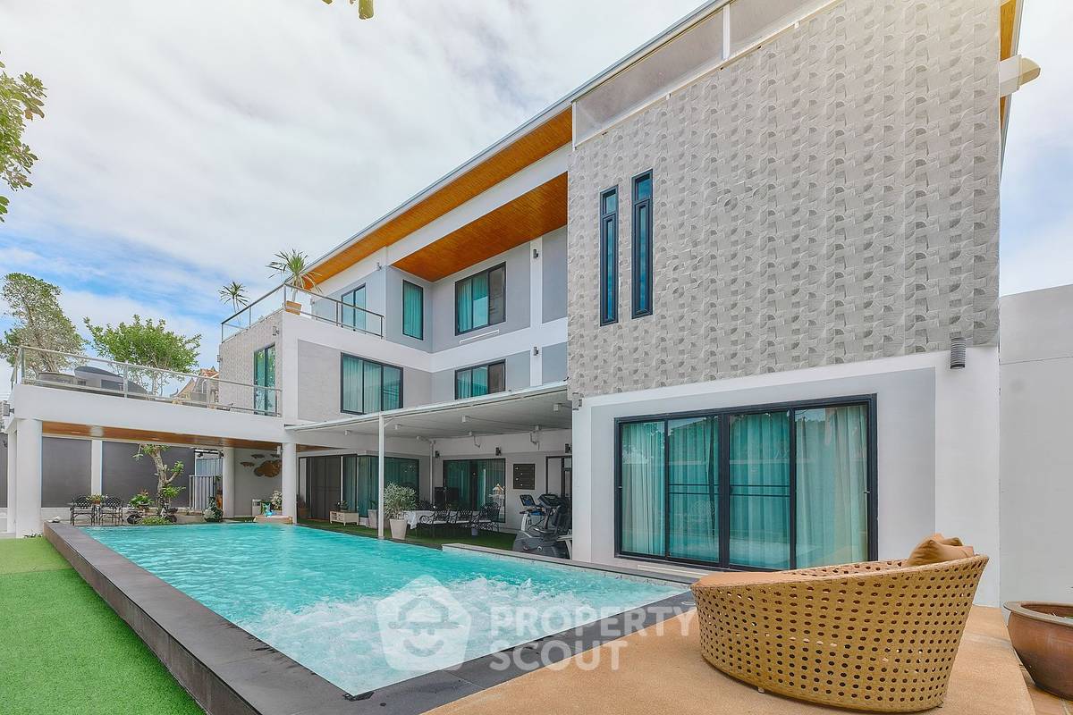 ขายบ้านศรีราชา แหลมฉบัง บ้านบึง : บ้าน 5-ห้องนอน ใกล้ พัทยาตะวันออก