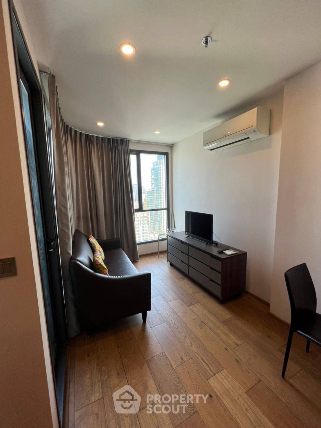 For SaleCondoRatchathewi,Phayathai : 1-BR Condo at Q Chid Lom - Phetchaburi near BTS Chit Lom