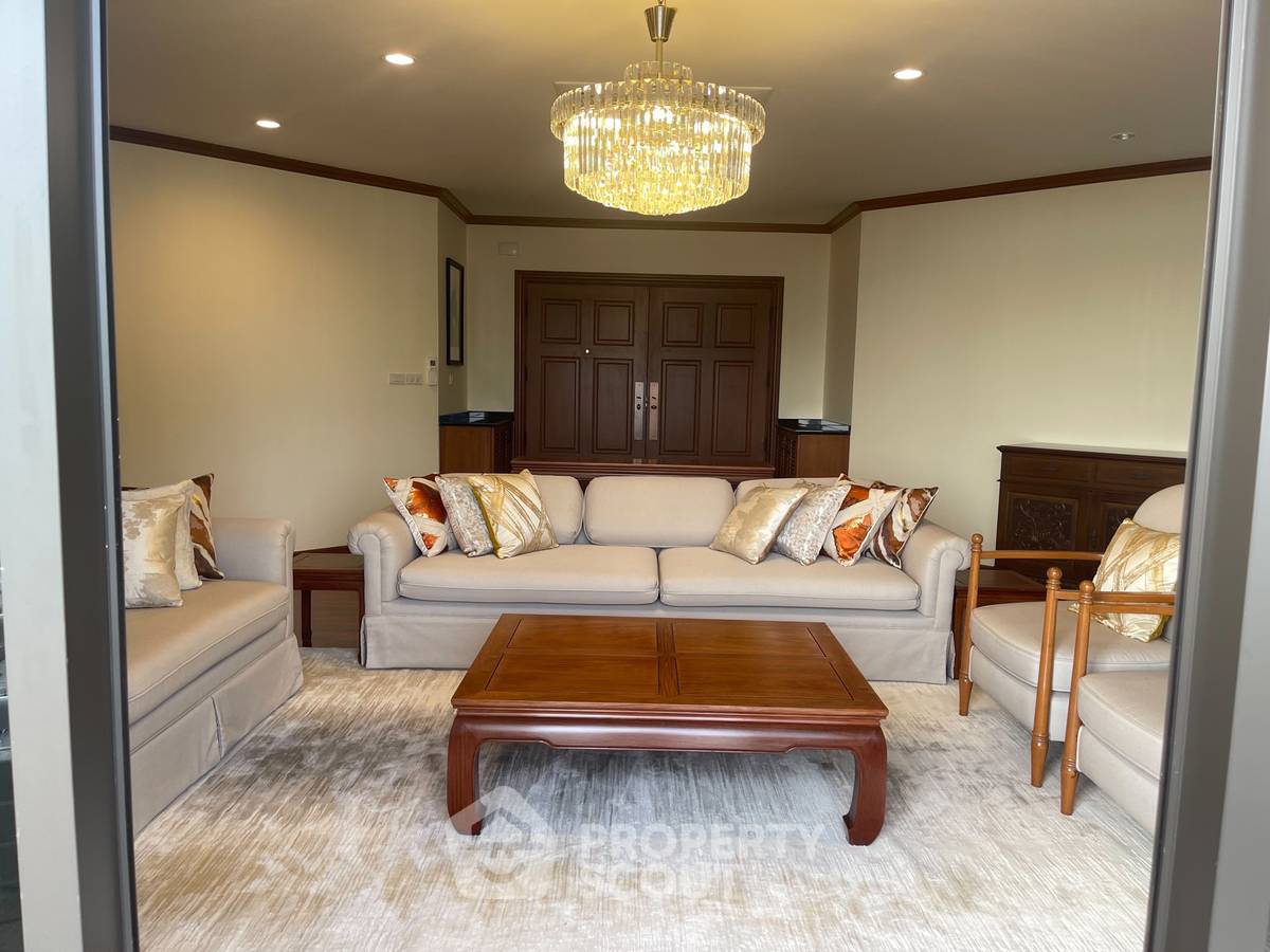 For RentCondoSukhumvit, Asoke, Thonglor : 3-BR Condo at Ruamsuk Condominium near BTS Thong Lor