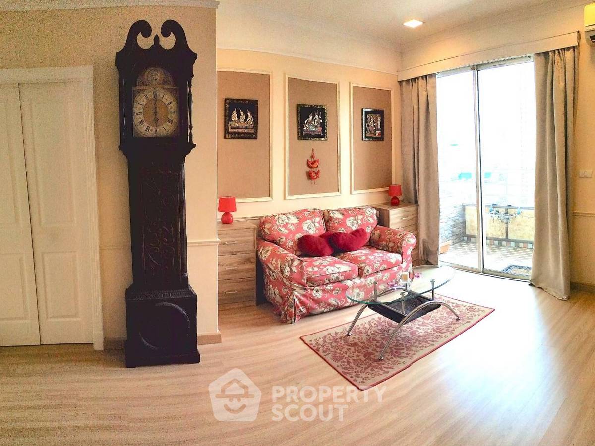 For SaleCondoWongwianyai, Charoennakor : 2-BR Condo at The Light House Sathorn–Chareonnakorn near BTS Krung Thon Buri