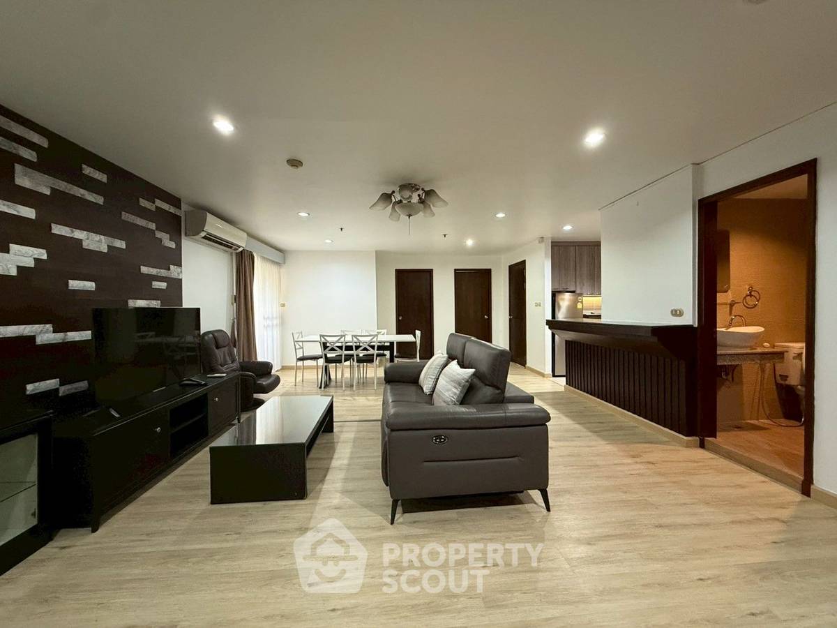 For RentCondoSukhumvit, Asoke, Thonglor : 2-BR Condo at Baan Suanpetch Condominium near BTS Phrom Phong