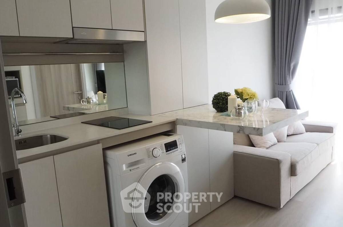 For RentCondoSilom, Saladaeng, Bangrak : 2-BR Condo at The Lofts Silom near BTS Surasak