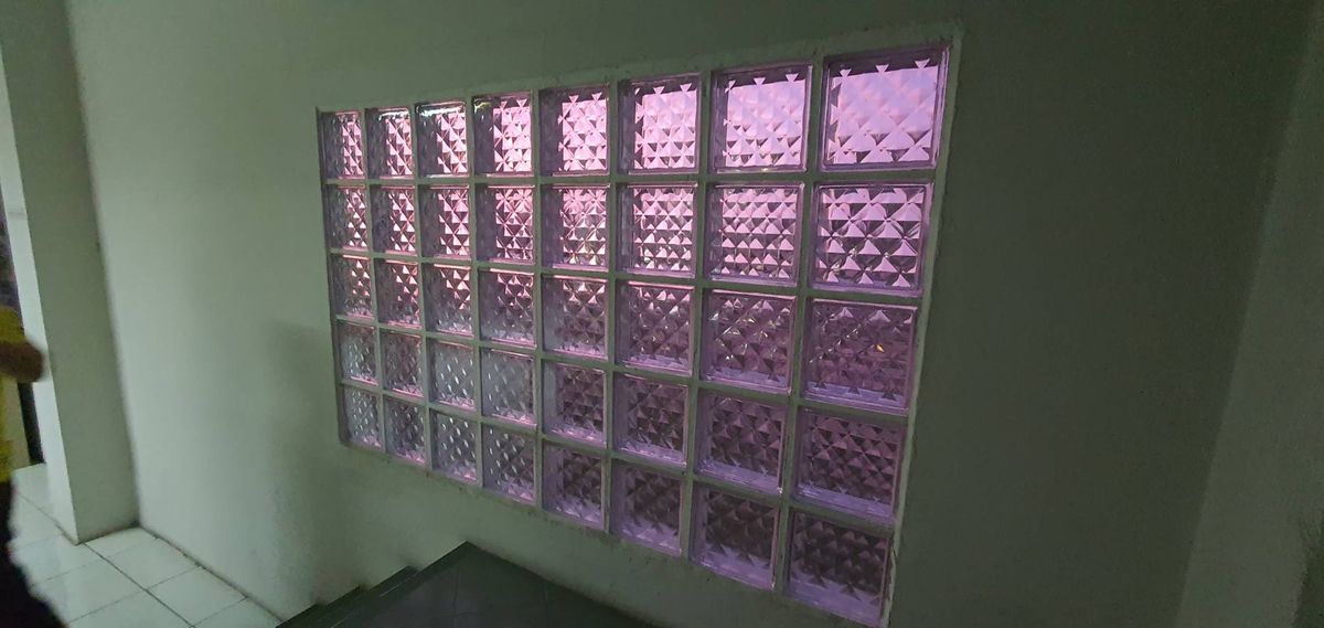 For SaleShop HouseBangna, Bearing, Lasalle : Selling a 4 -story commercial building, 2 half booths, Soi Bearing Sukhumvit 107, the building is very good.