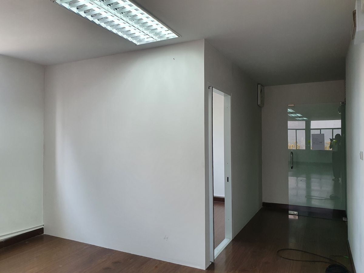 For RentOfficeSilom, Saladaeng, Bangrak : Office for Rent Near BTS / MRT (Silom Road) 