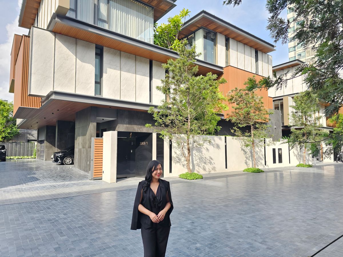 ขายบ้านบางซื่อ วงศ์สว่าง เตาปูน : 𝑺𝑶𝑵𝑳𝑬 𝑹𝑬𝑺𝑰𝑫𝑬𝑵𝑪𝑬𝑺 บ้านเดี่ยวระดับ 𝑼𝒍𝒕𝒊𝒎𝒂𝒕𝒆 𝑼𝒍𝒕𝒓𝒂‑𝑳𝒖𝒙𝒖𝒓𝒚  เพียง 𝟓 ยูนิต บนถนนรัชดาภิเษก ด้วยราคาเริ่มต้น 𝟐𝟔𝟎 ล้านบาท