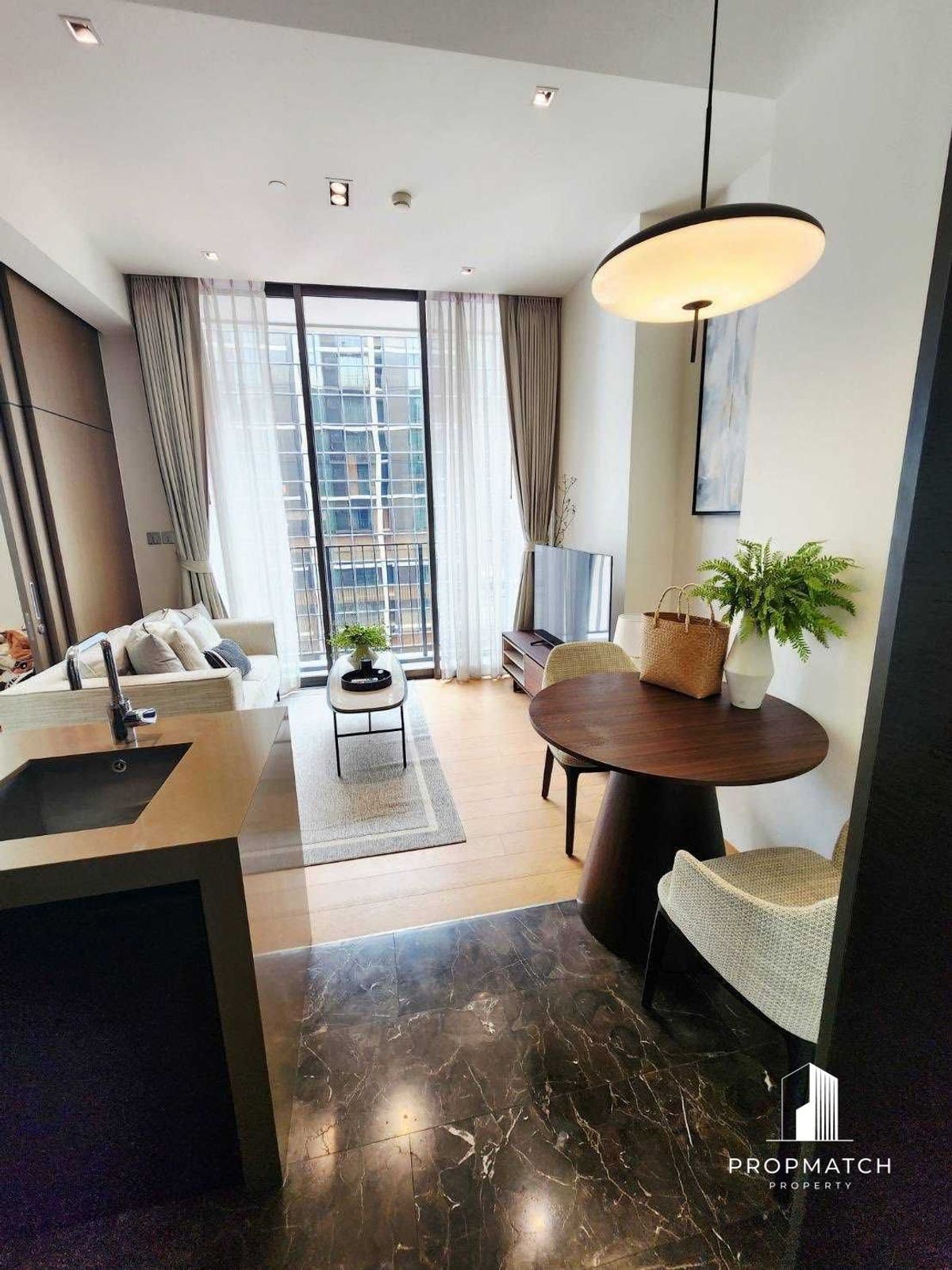 ให้เช่าคอนโดวิทยุ ชิดลม หลังสวน : ✨Flash Deal ✨ 28 Chidlom(1Bed1Bath38SQM.) พร้อมอยู่ ! เพียง 42,000 บาทต่อเดือน Tel.0981315848 @propmatch