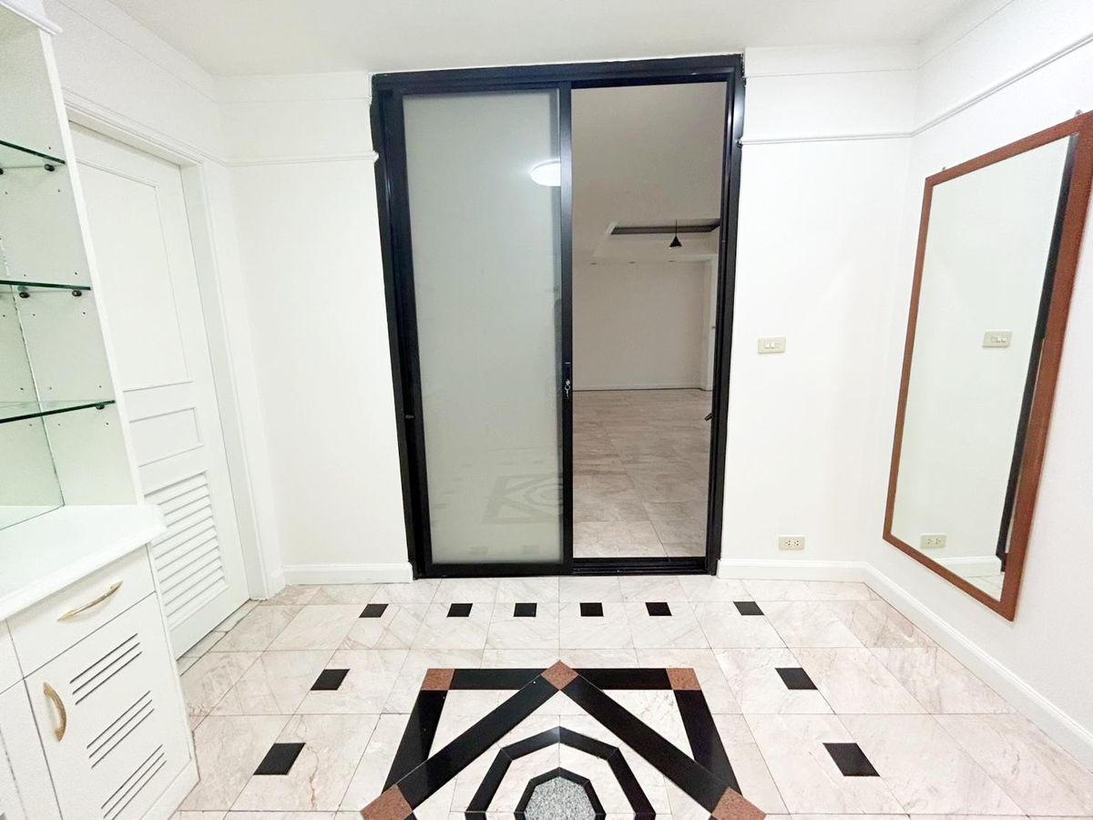 ขายคอนโดสุขุมวิท อโศก ทองหล่อ : ขาย คอนโด President Park สุขุมวิท 24 3 ห้องนอน 260 ตรม.