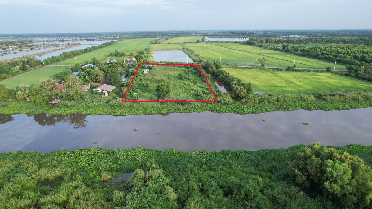For SaleLandNakhon Nayok : Reduce the price of land adjacent to the Nakhon Nayok River, an area of 5 rai, 1 work, filling, higher than the road, selling 6.6 million baht, ready to transfer.