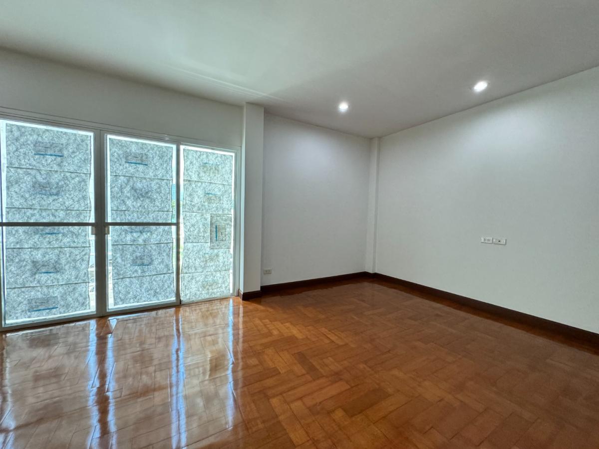 ขายทาวน์โฮมวิภาวดี ดอนเมือง หลักสี่ : 🔥ขายด่วน+🔥ทาวน์โฮม ซอยวิภาวดี 36 บ้านแฝดน่าอยู่รูปแบบทาวน์โฮม 3 ชั้น ย่านวิภาวดี 36