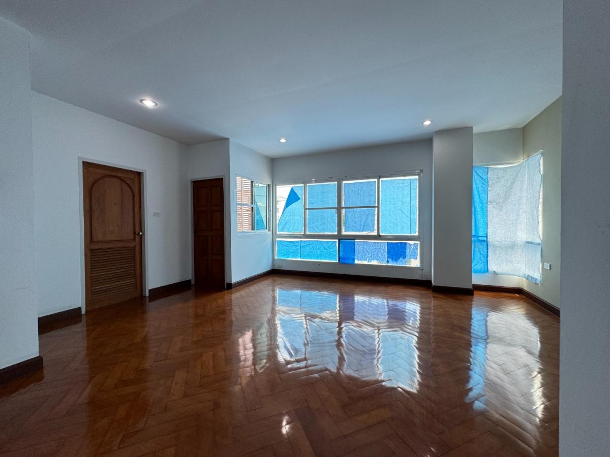 ขายทาวน์โฮมวิภาวดี ดอนเมือง หลักสี่ : 🔥ขายด่วน+🔥ทาวน์โฮม ซอยวิภาวดี 36 บ้านแฝดน่าอยู่รูปแบบทาวน์โฮม 3 ชั้น ย่านวิภาวดี 36