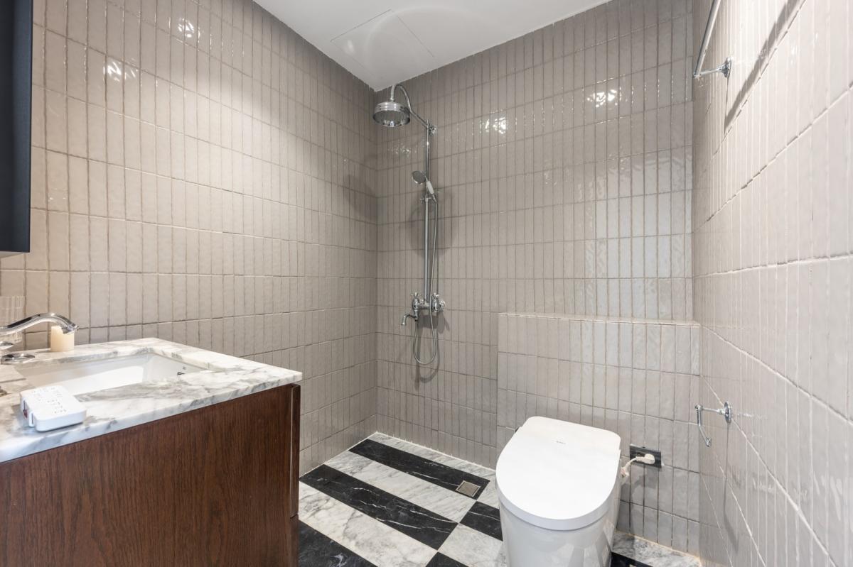 ขายทาวน์โฮมสาทร นราธิวาส : 🔥ขายด่วน+🔥 ทาวน์โฮมตกแต่งสวยรีโนเวทใหม่บนถนนจันทร์ สาทร