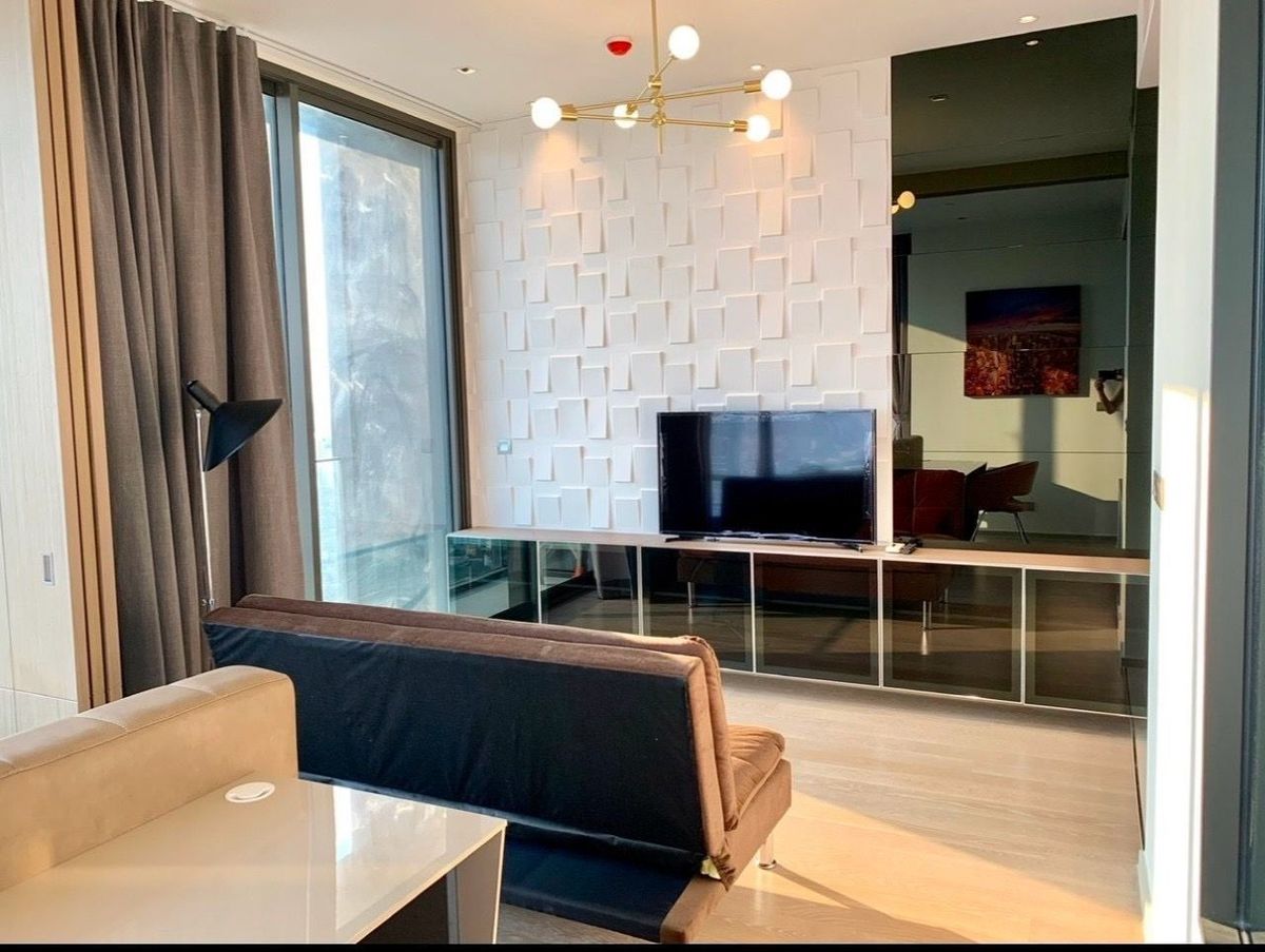 For SaleCondoSilom, Saladaeng, Bangrak : Ashton Silom condo for sale, size 47 square meters, 1 bedroom, 1 bathroom, 1st living room of the city location in the heart of Silom.
