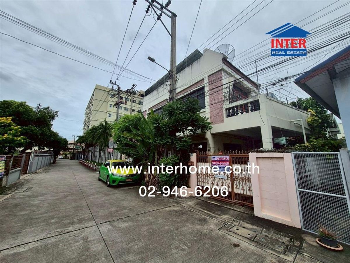 ขายบ้านปิ่นเกล้า จรัญสนิทวงศ์ : บ้านเดี่ยว 2 ชั้น 70 ตร.ว. บ้านเดี่ยว ซอยจรัญสนิทวงศ์12 ถนนจรัญสนิทวงศ์ ถนนอิสรภาพ เขตบางกอกใหญ่ กรุงเทพมหานคร