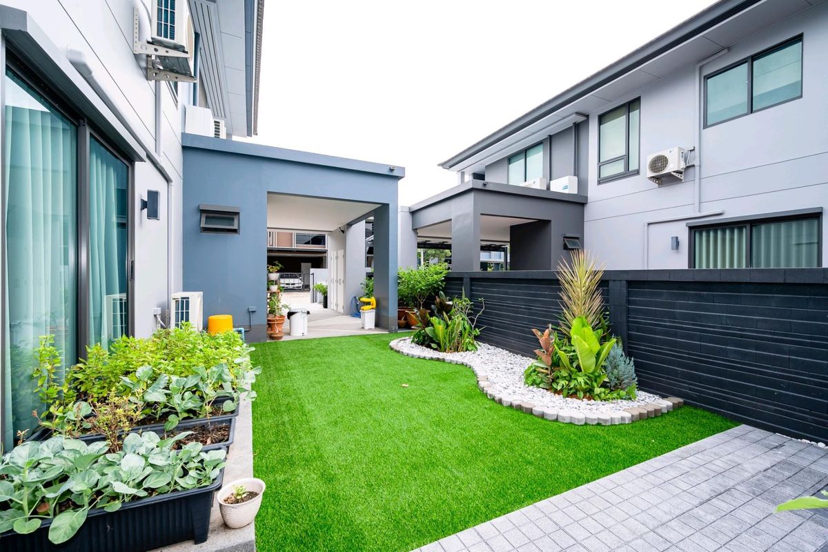 HousePattanakan, Srinakarin : Sansiri Setthasiri, Krungthep Kreetha 2