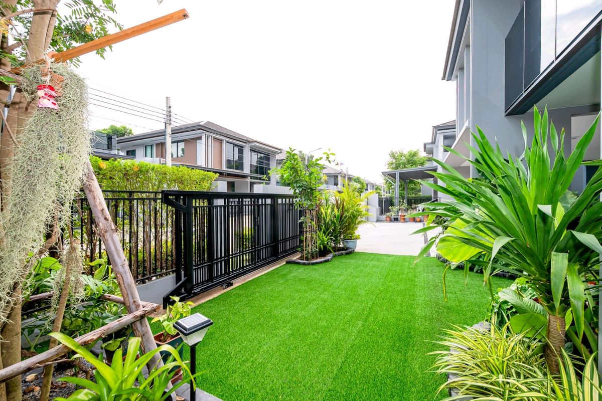 HousePattanakan, Srinakarin : Sansiri Setthasiri, Krungthep Kreetha 2