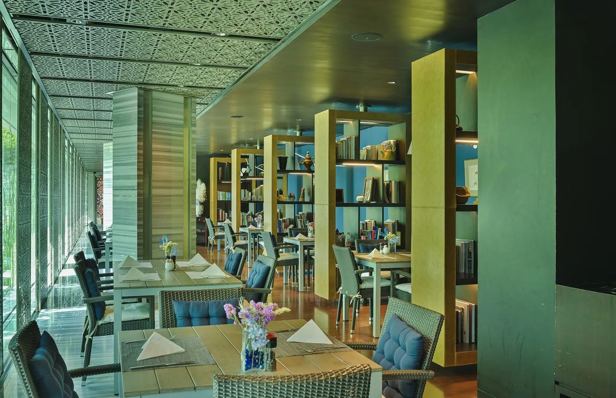 For RentRatchadapisek, Huaikwang, Suttisan : Luxury & Peaceful Living ✨at Tui Blue Maduzi Bangkok 🌟 Exclusive Full-Service unit at 60K, Near BTS Asoke