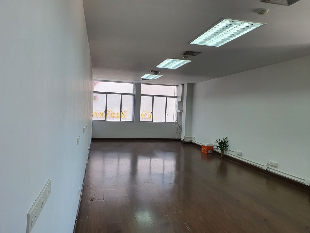 For RentOfficeSilom, Saladaeng, Bangrak : Office for Rent Near BTS / MRT (Silom Road) 