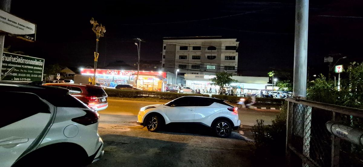 For SaleShop HouseBangna, Bearing, Lasalle : Selling a 4 -story commercial building, 2 half booths, Soi Bearing Sukhumvit 107, the building is very good.