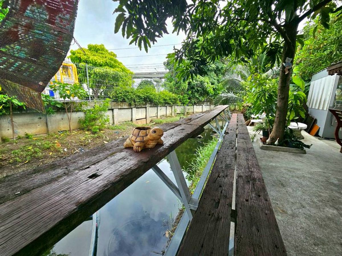 ให้เช่าโฮมออฟฟิศนวมินทร์ รามอินทรา :  ให้เช่า Home Office พร้อมโกดัง 107 ตารางวา ติดแม็คโคร รามอินทรา 76 จอดรถ 10 คัน เฟอร์นิเจอร์สำนักงานครบ เขตคันนายาว กรุงเทพมหานคร