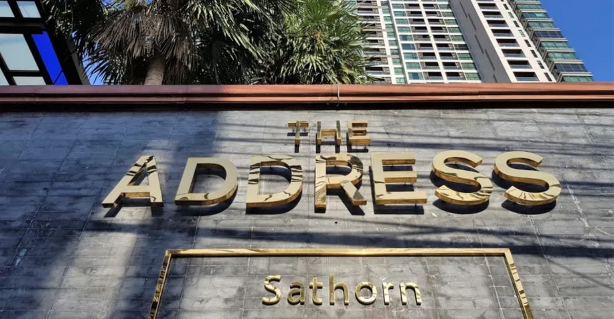 ขายคอนโดสาทร นราธิวาส : ดีลดี ราคาเจ้าของร้อน ขายคอนโด The Address Sathorn 12 | 2 ห้องนอน 2 ห้องน้ำ | ขนาด 75 ตร.ม. ราคา 10.5 ลบ Tel: 089-857-8865