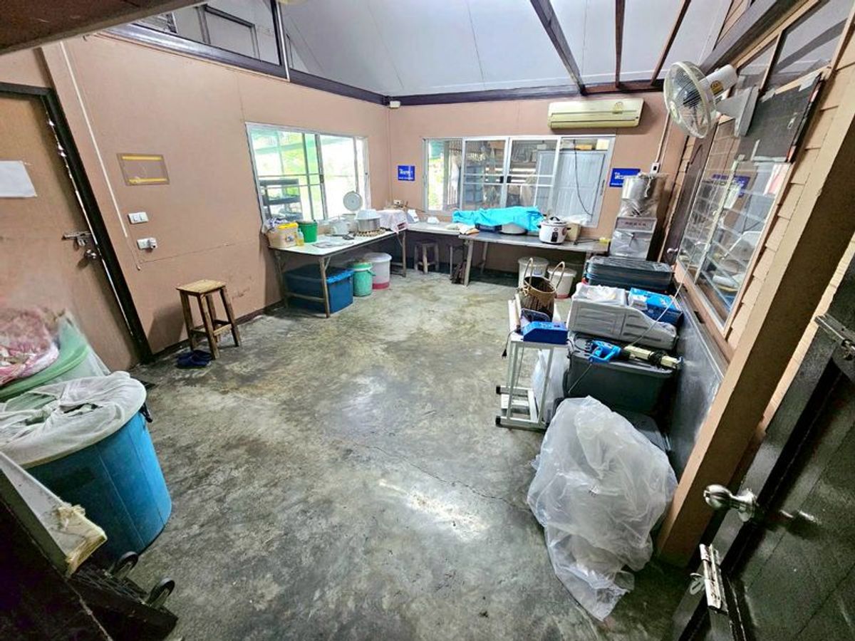 ให้เช่าโฮมออฟฟิศนวมินทร์ รามอินทรา :  ให้เช่า Home Office พร้อมโกดัง 107 ตารางวา ติดแม็คโคร รามอินทรา 76 จอดรถ 10 คัน เฟอร์นิเจอร์สำนักงานครบ เขตคันนายาว กรุงเทพมหานคร