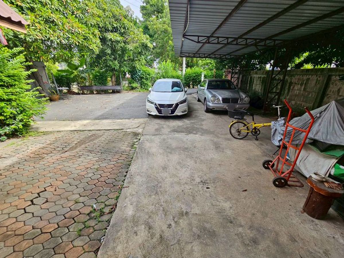 ให้เช่าโฮมออฟฟิศนวมินทร์ รามอินทรา :  ให้เช่า Home Office พร้อมโกดัง 107 ตารางวา ติดแม็คโคร รามอินทรา 76 จอดรถ 10 คัน เฟอร์นิเจอร์สำนักงานครบ เขตคันนายาว กรุงเทพมหานคร