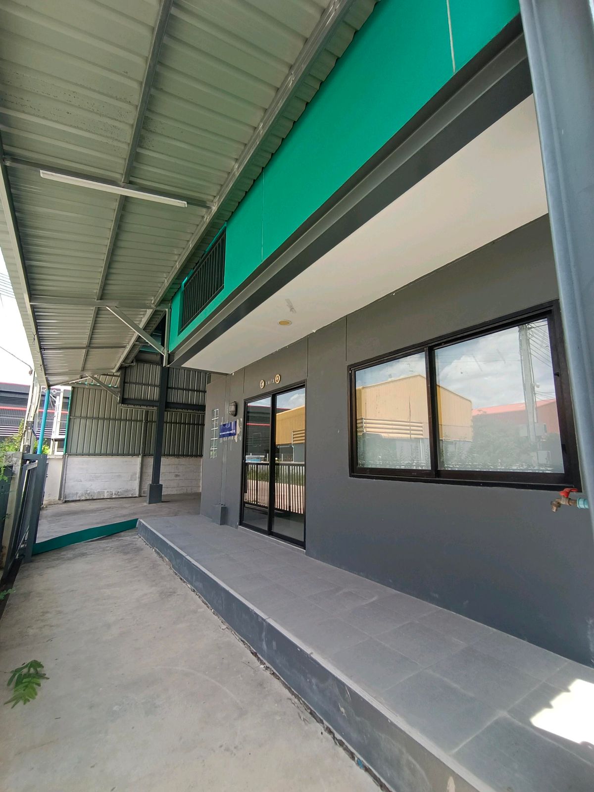 WarehouseNonthaburi, Bang Yai, Bangbuathong : Selling/renting warehouses in the Loft Minifacory Bang Nang Project