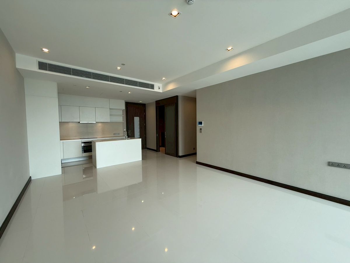 For SaleCondoNana, North Nana,Sukhumvit13, Soi Nana : Pro Cook Q1 Sukhumvit 3 Beds 4 Baths 147.5 SQ.M. P/F ** Fixed 2 Parking