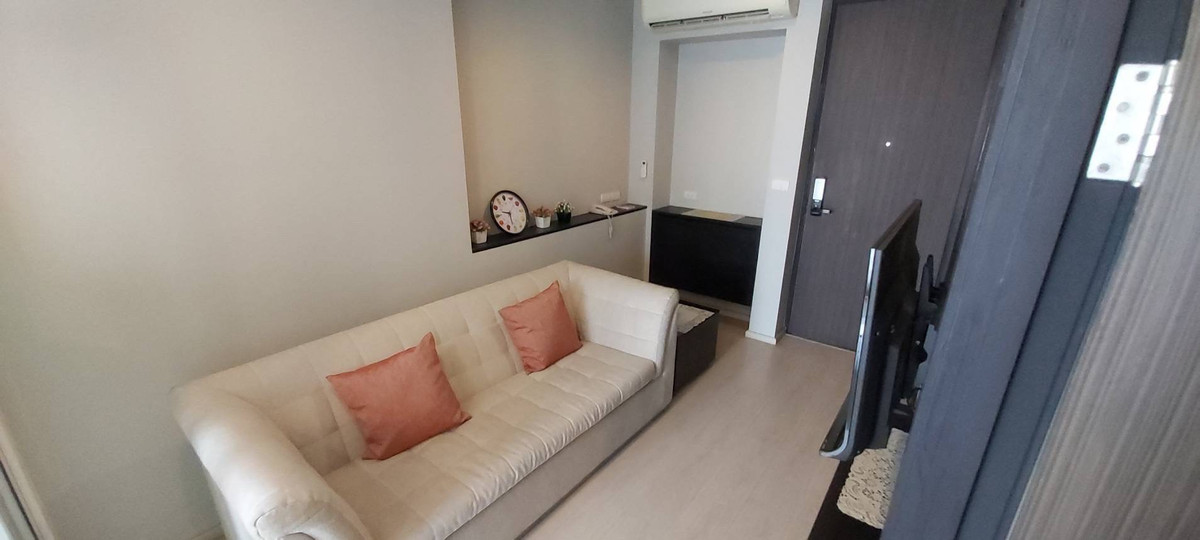 ให้เช่าคอนโดอ่อนนุช อุดมสุข : (ปล่อยเช่า) คอนโด RHYTHM สุขุมวิท 44/1  ราคาดีมาก! 1 นอน 35 Sq.m. เฟอร์+เครื่องใช้ไฟฟ้าครบ ㅡ ติด 🚆BTS พระโขนง