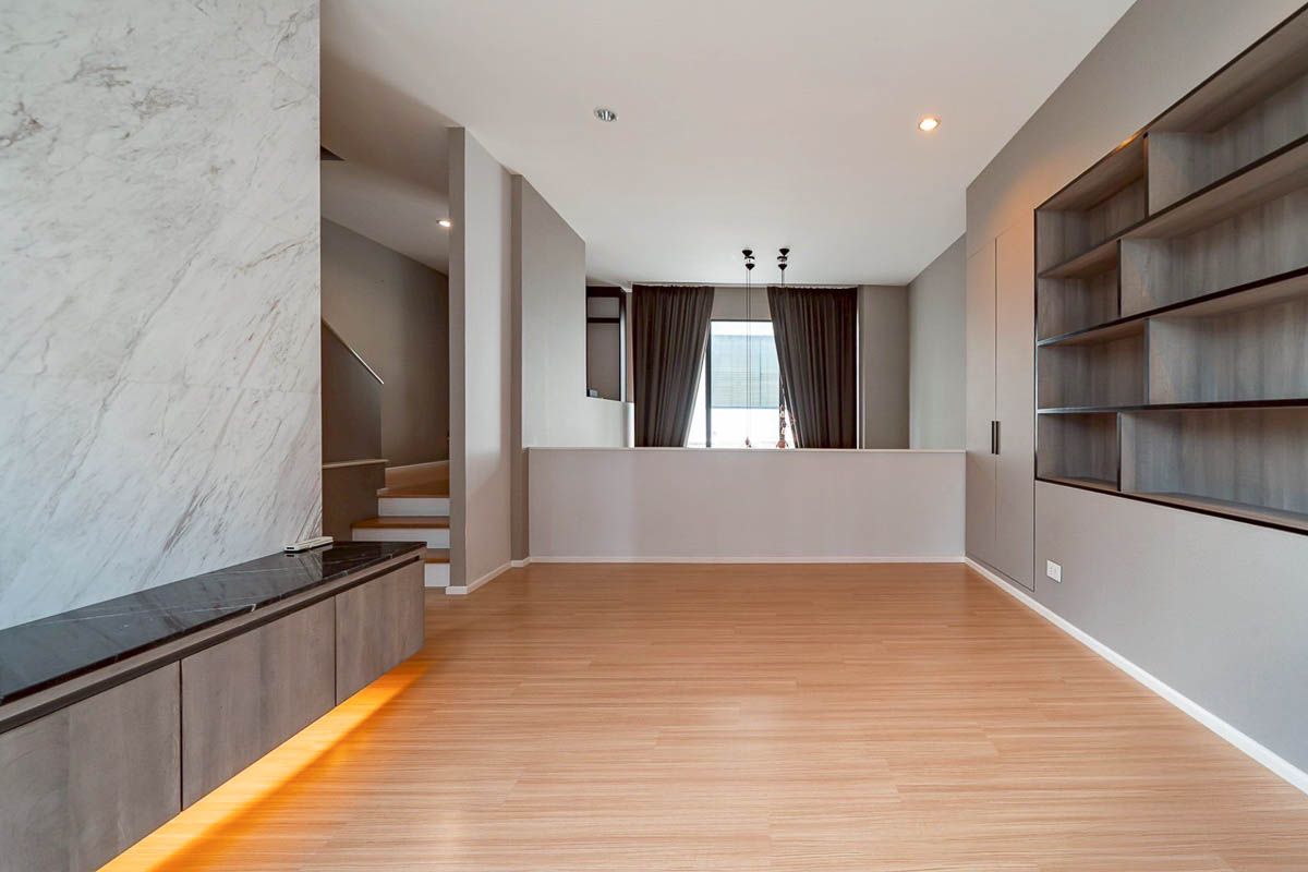 For SaleTownhomePattanakan, Srinakarin : TownHome for Sale Nirvana Define Rama 9, 3 bedroom 21 sqw 230 sqm Near Ramkhamhaeng, Pattanakarn, Huamak, The Nine : SL25S-015