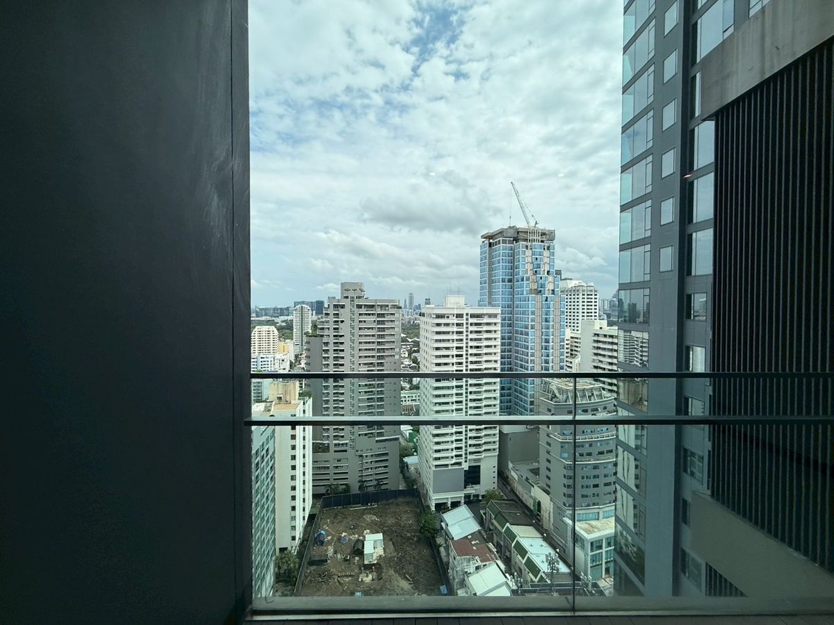 For SaleCondoNana, North Nana,Sukhumvit13, Soi Nana : Pro Cook Q1 Sukhumvit 3 Beds 4 Baths 147.5 SQ.M. P/F ** Fixed 2 Parking