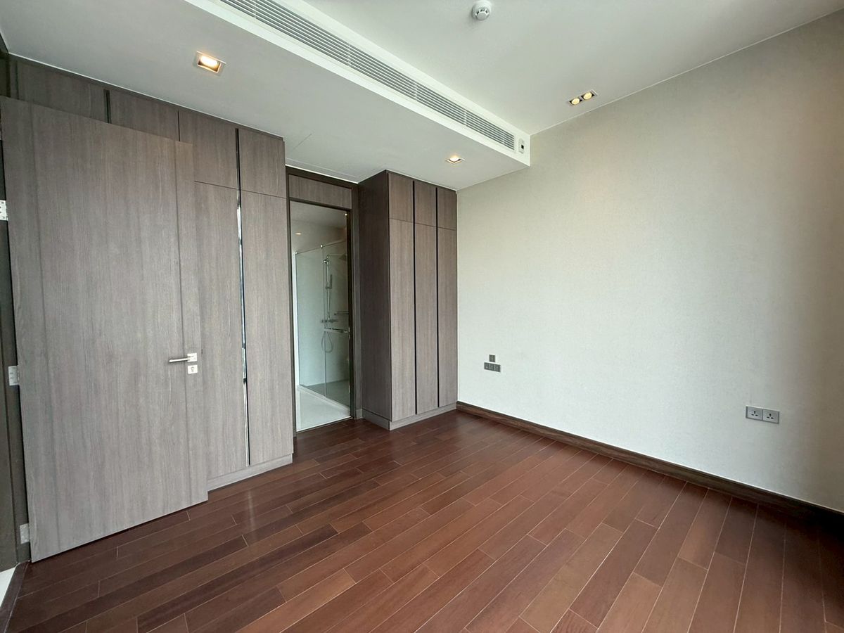 For SaleCondoNana, North Nana,Sukhumvit13, Soi Nana : Pro Cook Q1 Sukhumvit 3 Beds 4 Baths 147.5 SQ.M. P/F ** Fixed 2 Parking