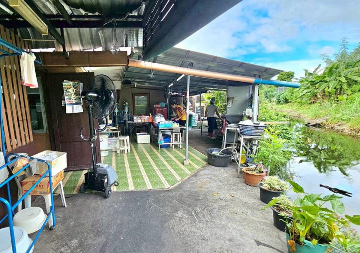 ให้เช่าโฮมออฟฟิศนวมินทร์ รามอินทรา :  ให้เช่า Home Office พร้อมโกดัง 107 ตารางวา ติดแม็คโคร รามอินทรา 76 จอดรถ 10 คัน เฟอร์นิเจอร์สำนักงานครบ เขตคันนายาว กรุงเทพมหานคร