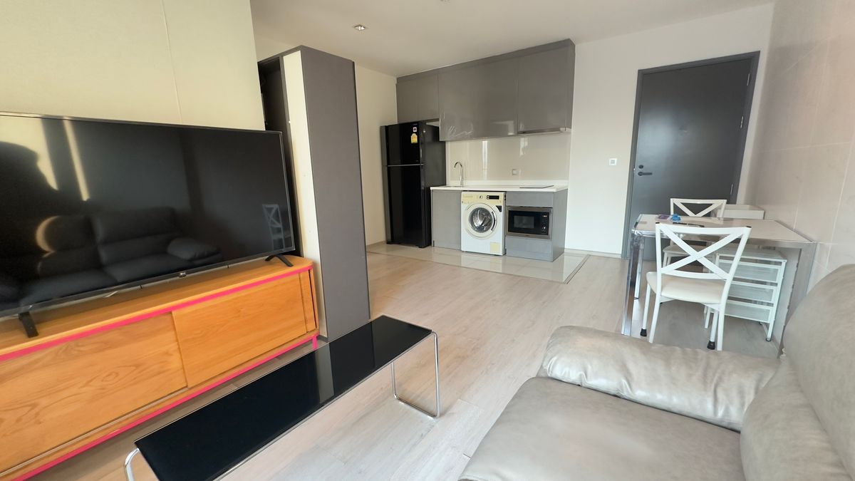 ขายคอนโดราชเทวี พญาไท : ขายด่วน! ราคาดีมากกก ใกล้ BTS อนุสาวรีย์ ทำเลยอดนิยม ไม่ว่าจะทั้งวัยทำงานคุณหมอ พยาบาล นักเรียน นักศึกษา หาของกินง่าย ซอยรางน้ำ คิงพาวเวอร์ขึ้นชื่อ ต้องห้ามพลาด! สนใจติดต่อ 0876358339 