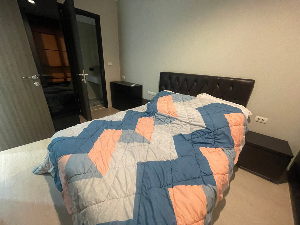 ให้เช่าคอนโดอ่อนนุช อุดมสุข : (ปล่อยเช่า) คอนโด RHYTHM สุขุมวิท 44/1  ราคาดีมาก! 1 นอน 35 Sq.m. เฟอร์+เครื่องใช้ไฟฟ้าครบ ㅡ ติด 🚆BTS พระโขนง