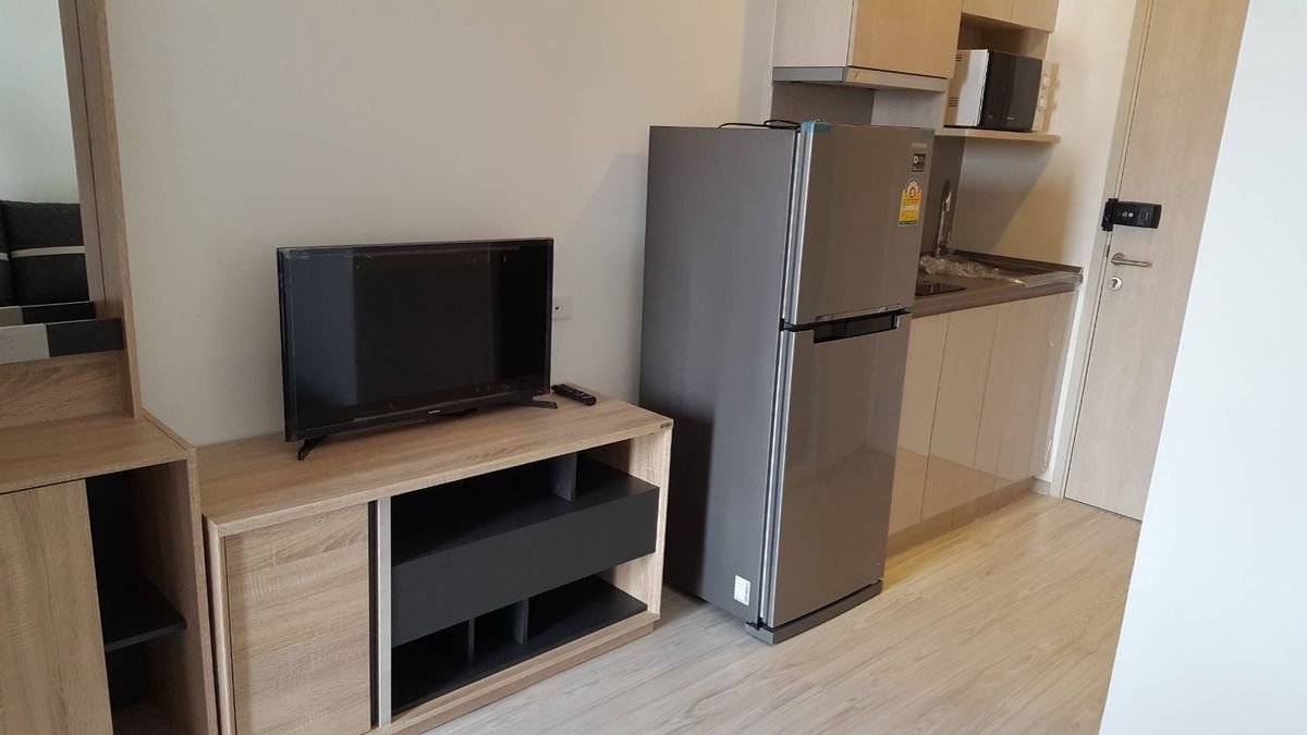 ให้เช่าคอนโดบางนา แบริ่ง ลาซาล : 💥For Rent !! Stu 22sq.m 9,500 THB/month at Ideo Mobi Sukhumvit Eastgate close to BTS Bangna 150m. with fully furnished (washing machine) please contact for more detail 📌(line@donly2530)