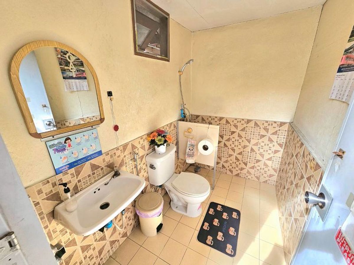 ให้เช่าโฮมออฟฟิศนวมินทร์ รามอินทรา :  ให้เช่า Home Office พร้อมโกดัง 107 ตารางวา ติดแม็คโคร รามอินทรา 76 จอดรถ 10 คัน เฟอร์นิเจอร์สำนักงานครบ เขตคันนายาว กรุงเทพมหานคร