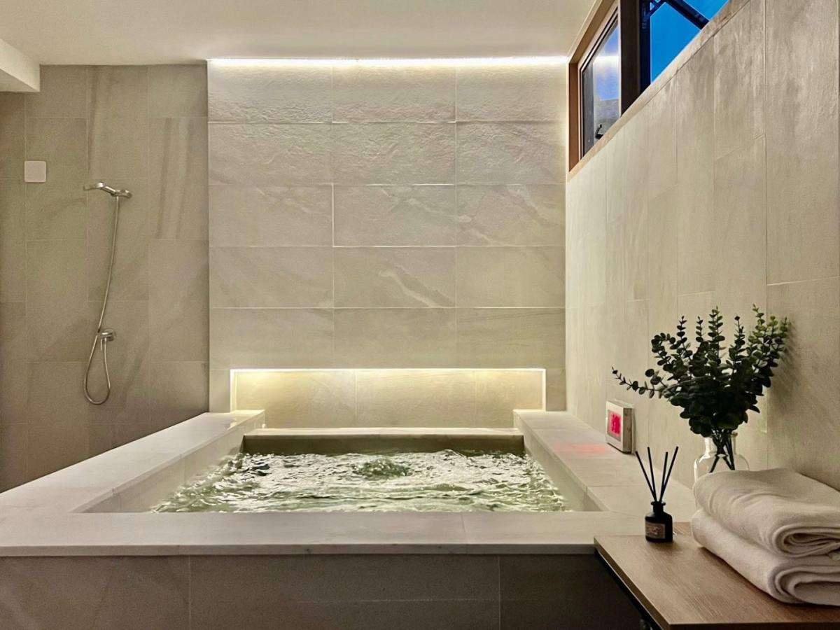 ขายทาวน์โฮมอ่อนนุช อุดมสุข : 🔥ขายด่วน+🔥 ทาวน์โฮมน่าอยู่สไตล์ Modern ย่าน ปรีดี พนมยงค์ 41 พร้อมออนเซ็นส่วนตัว