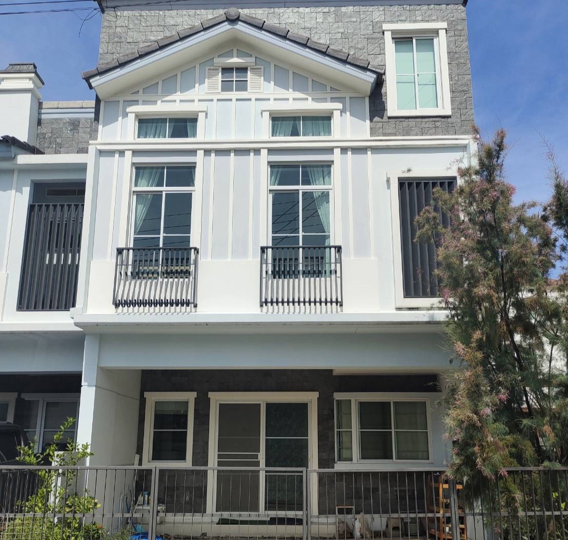 ขายทาวน์โฮมบางนา แบริ่ง ลาซาล : 🔥ขายด่วน + 🔥อินดี้ บางนา รามคำแหง 2 ใกล้ Mega & Ikea บางนา เฟอร์นิเจอร์ครบ พร้อมเข้าอยู่