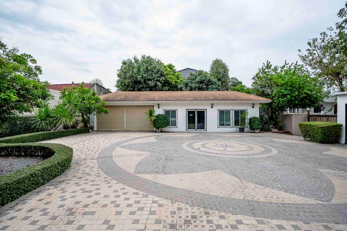 ขายบ้านแจ้งวัฒนะ เมืองทอง : 🔥ขายด่วน + 🔥หมู่บ้านคฤหาสน์ทายาท พื้นที่กว้าง พร้อมสระว่ายน้ำส่วนตัว