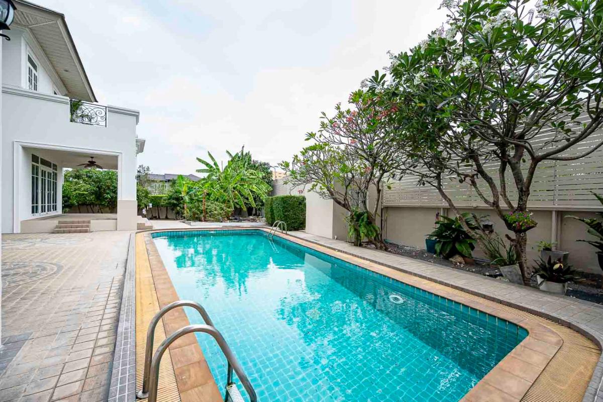 ขายบ้านแจ้งวัฒนะ เมืองทอง : 🔥ขายด่วน + 🔥หมู่บ้านคฤหาสน์ทายาท พื้นที่กว้าง พร้อมสระว่ายน้ำส่วนตัว