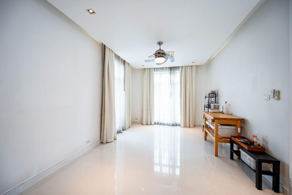 ขายบ้านแจ้งวัฒนะ เมืองทอง : 🔥ขายด่วน + 🔥หมู่บ้านคฤหาสน์ทายาท พื้นที่กว้าง พร้อมสระว่ายน้ำส่วนตัว