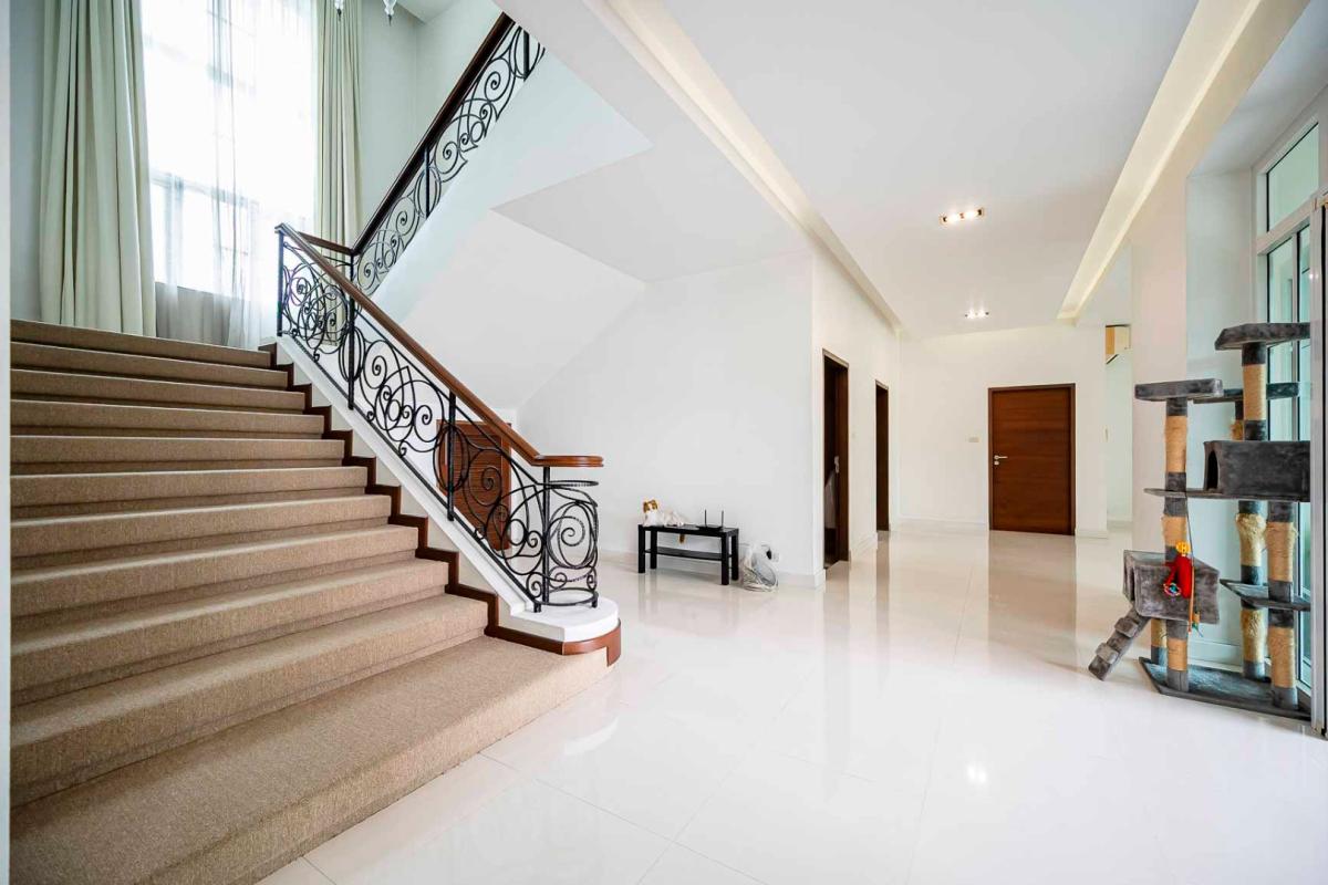 ขายบ้านแจ้งวัฒนะ เมืองทอง : 🔥ขายด่วน + 🔥หมู่บ้านคฤหาสน์ทายาท พื้นที่กว้าง พร้อมสระว่ายน้ำส่วนตัว