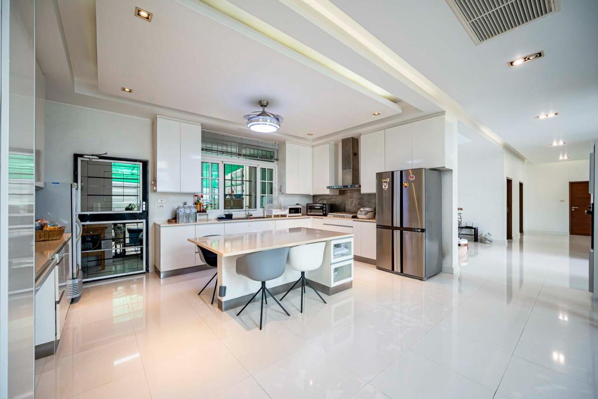 ขายบ้านแจ้งวัฒนะ เมืองทอง : 🔥ขายด่วน + 🔥หมู่บ้านคฤหาสน์ทายาท พื้นที่กว้าง พร้อมสระว่ายน้ำส่วนตัว