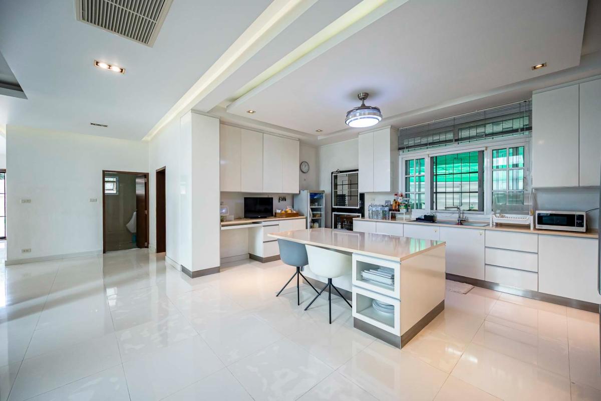 ขายบ้านแจ้งวัฒนะ เมืองทอง : 🔥ขายด่วน + 🔥หมู่บ้านคฤหาสน์ทายาท พื้นที่กว้าง พร้อมสระว่ายน้ำส่วนตัว